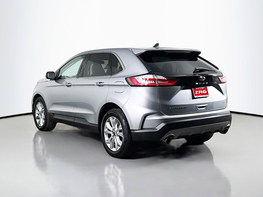 Used 2022 Ford Edge Titanium image 3