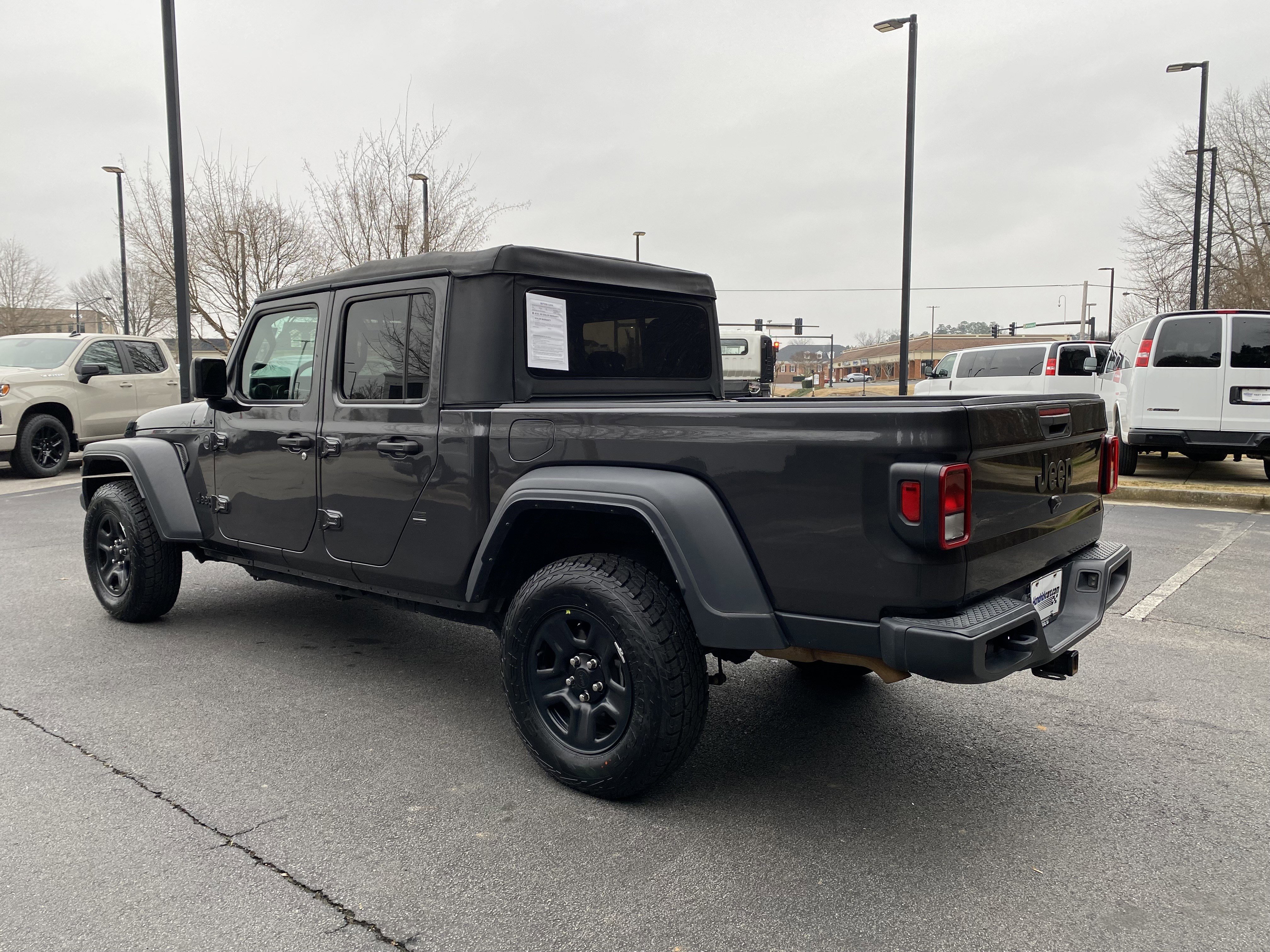 Used 2022 Jeep Gladiator Sport image 7