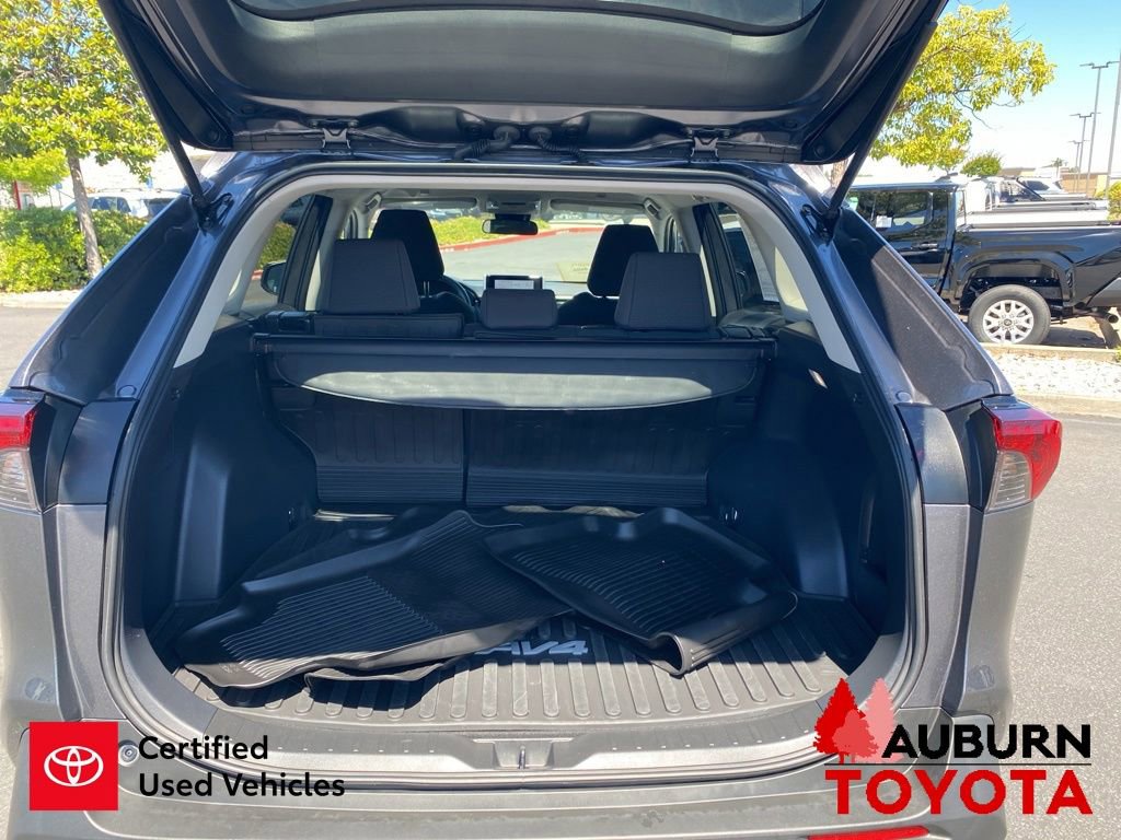 Certified 2025 Toyota RAV4 LE AWD/4WD image 10