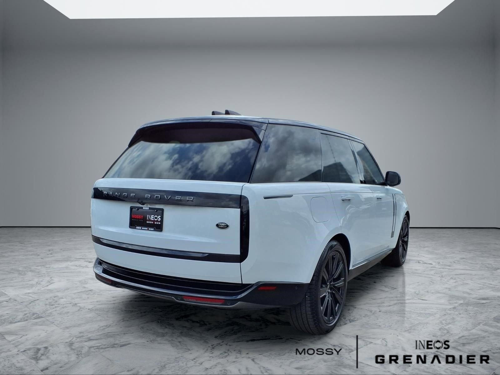 Used 2023 Land Rover Range Rover SE AWD/4WD image 7