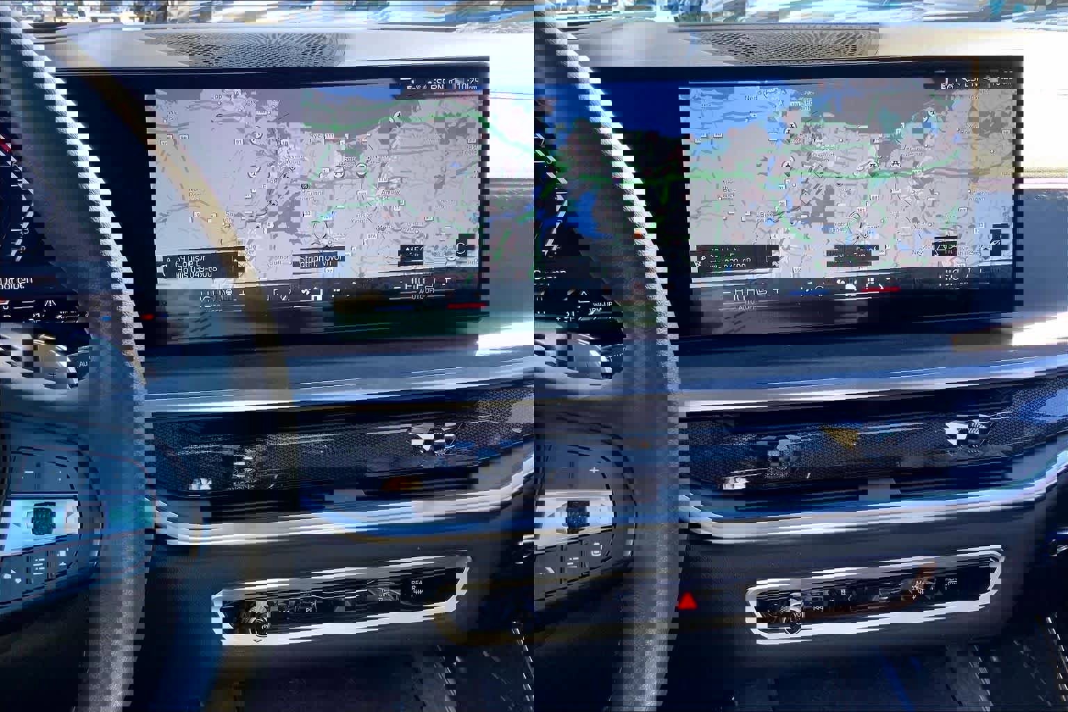 Certified 2025 BMW X5 xDrive40i w/ Premium Package image 6