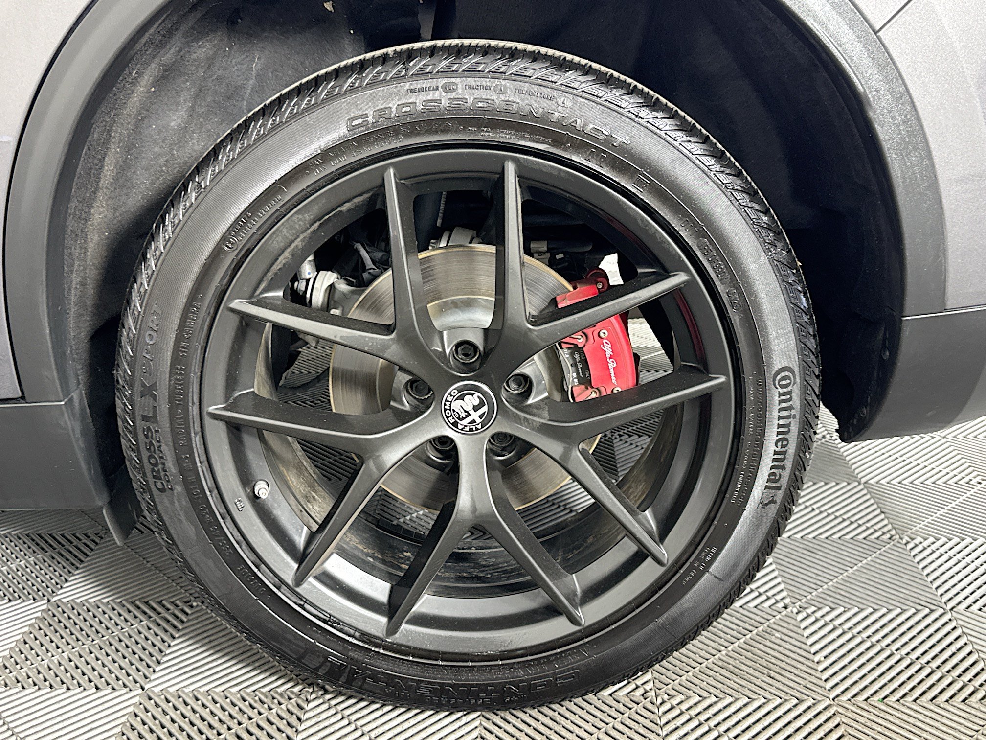 Used 2019 Alfa Romeo Stelvio w/ Nero Edizione RWD image 36