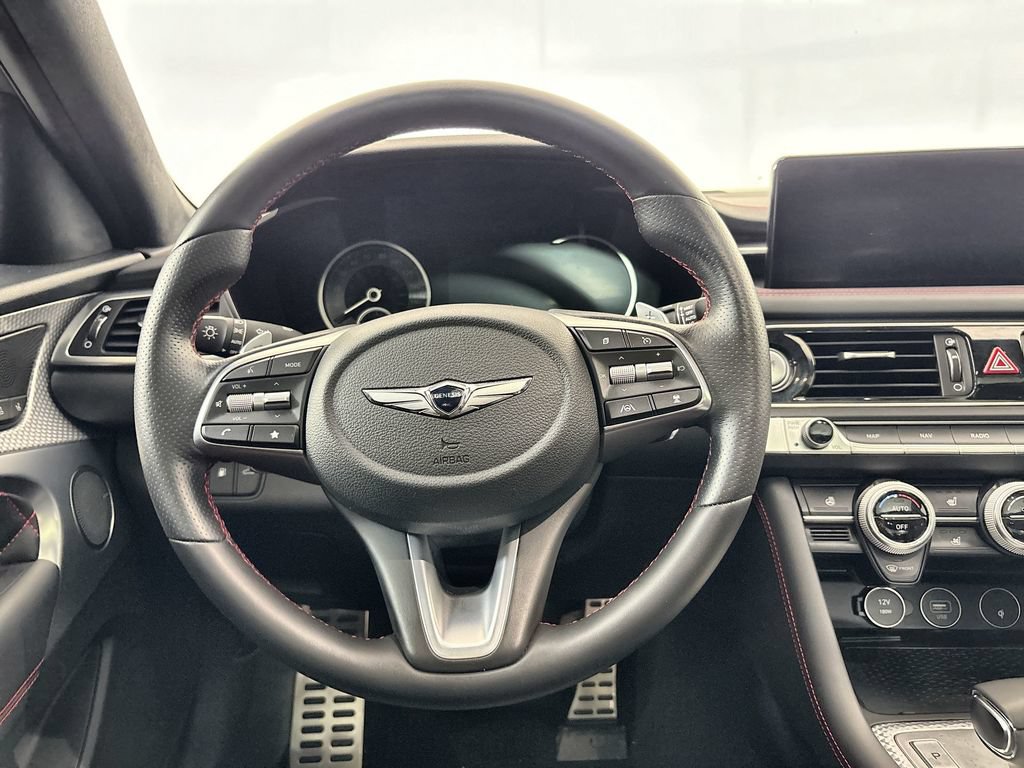 Used 2022 Genesis G70 2.0T RWD image 11