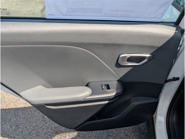 New 2025 Kia K4 LXS image 11