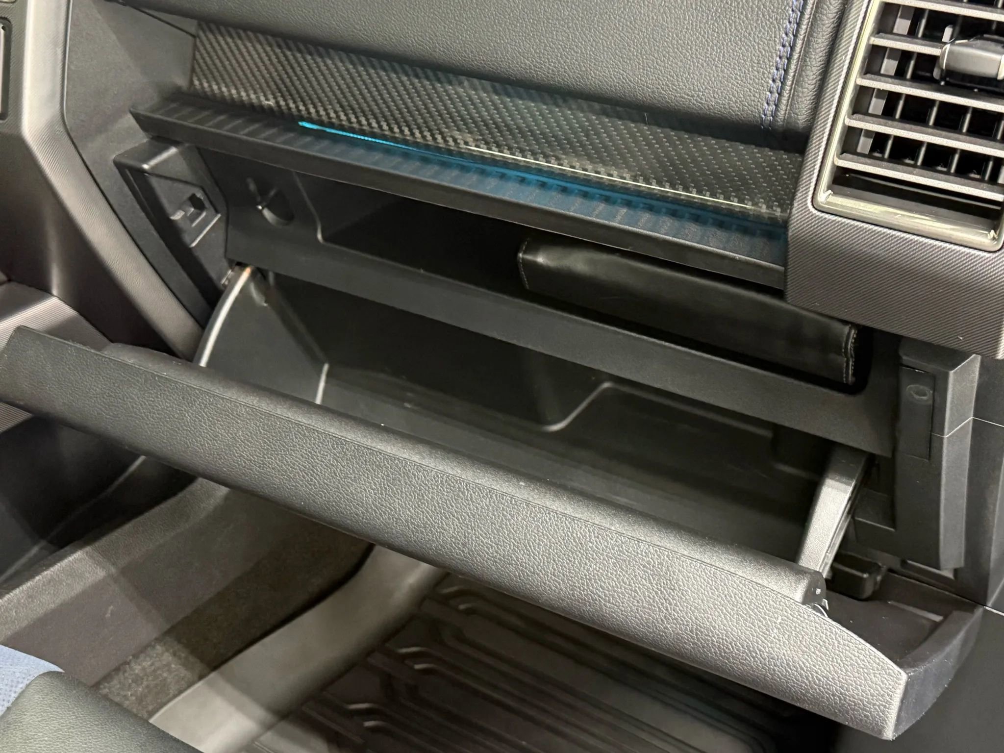 Used 2019 Ford F150 Raptor w/ Equipment Group 802A Luxury image 32