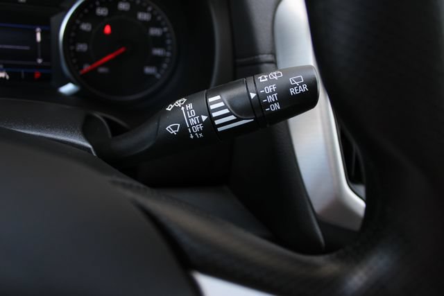 Used 2024 GMC Terrain SLE w/ Driver Convenience Package FWD image 10
