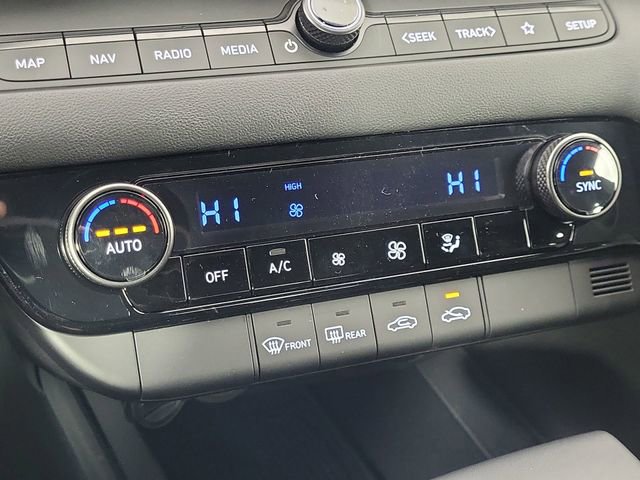 Used 2025 Hyundai Elantra SEL image 24