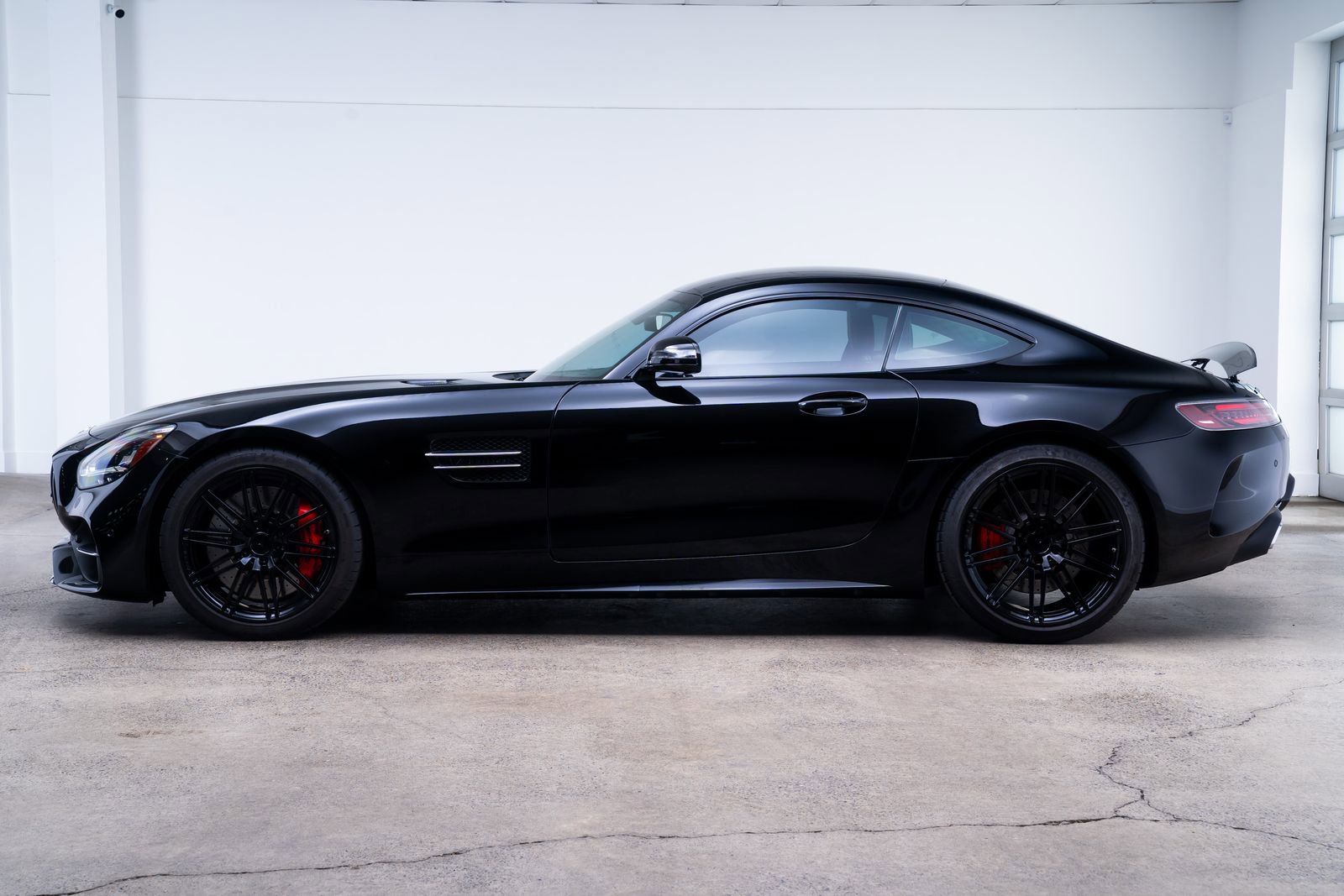 Used 2020 Mercedes-Benz AMG GT C image 4