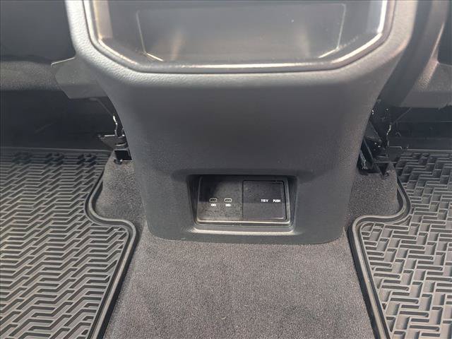 Certified 2024 Volkswagen Atlas Cross Sport SE AWD/4WD image 18