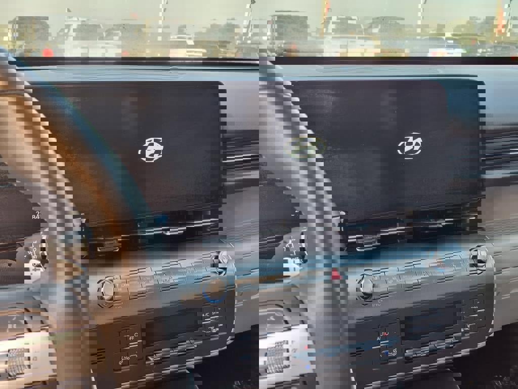 Used 2024 Hyundai Kona Limited image 12