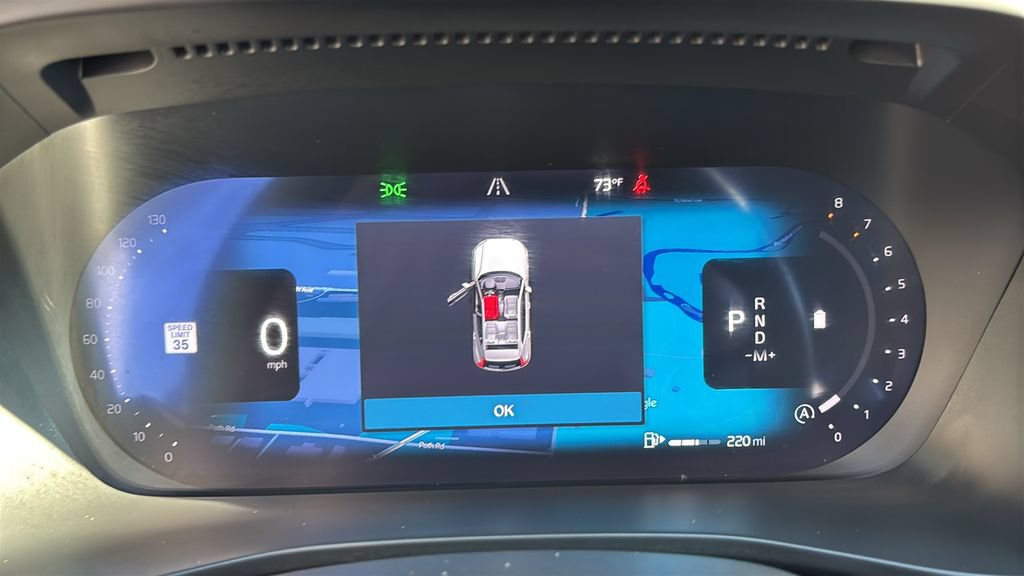 Certified 2025 Volvo XC40 B5 Core w/ Climate Package AWD/4WD image 16