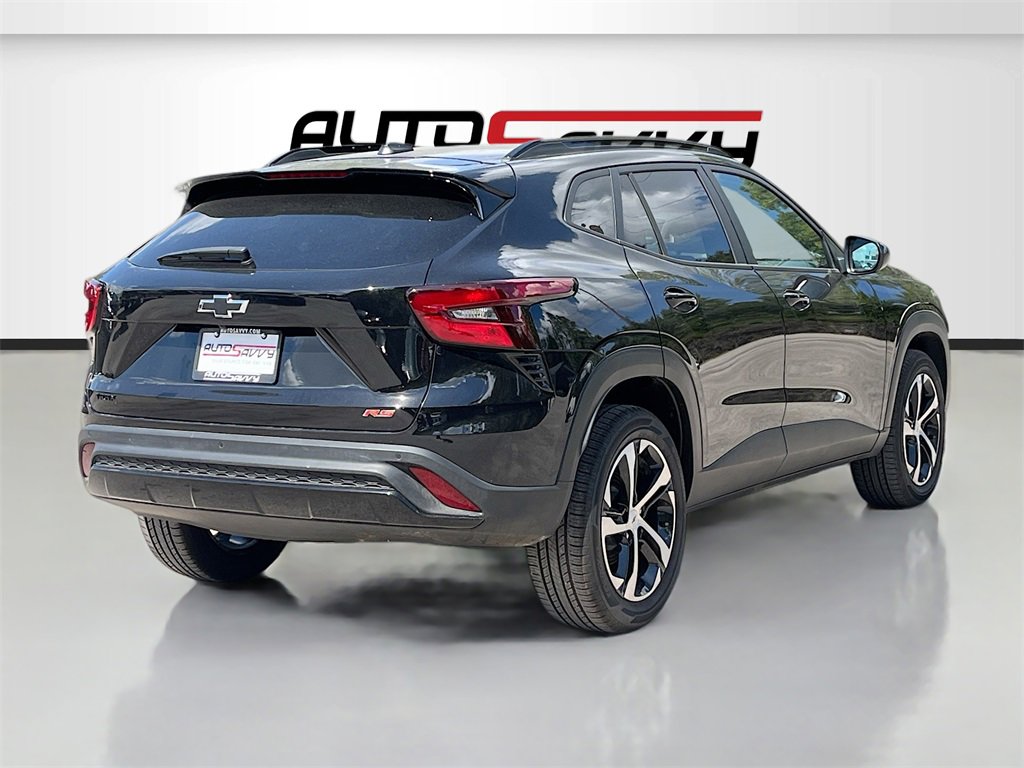 Used 2025 Chevrolet Trax RS w/ Driver Confidence Package image 7