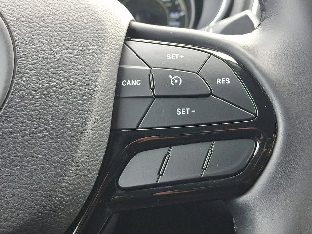 Used 2019 Jeep Cherokee Latitude Plus AWD/4WD image 25