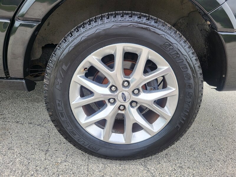 Used 2015 Ford Expedition Limited w/ Equipment Group 301A AWD/4WD image 33