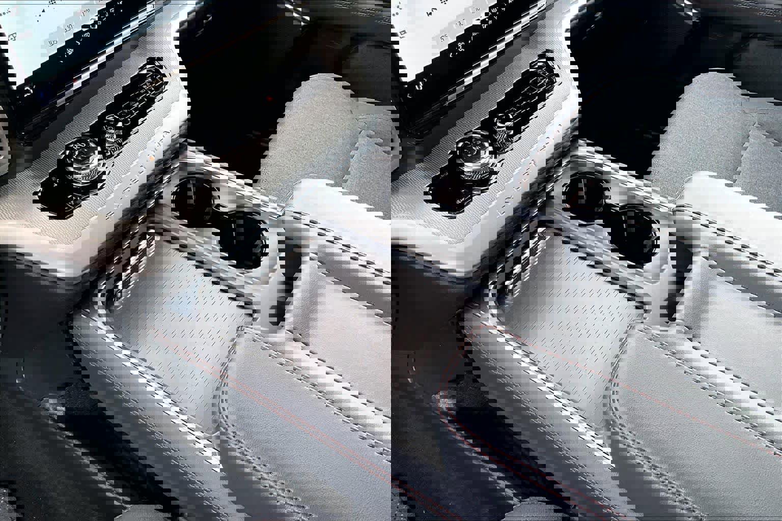 Certified 2025 Ford Expedition Active image 17