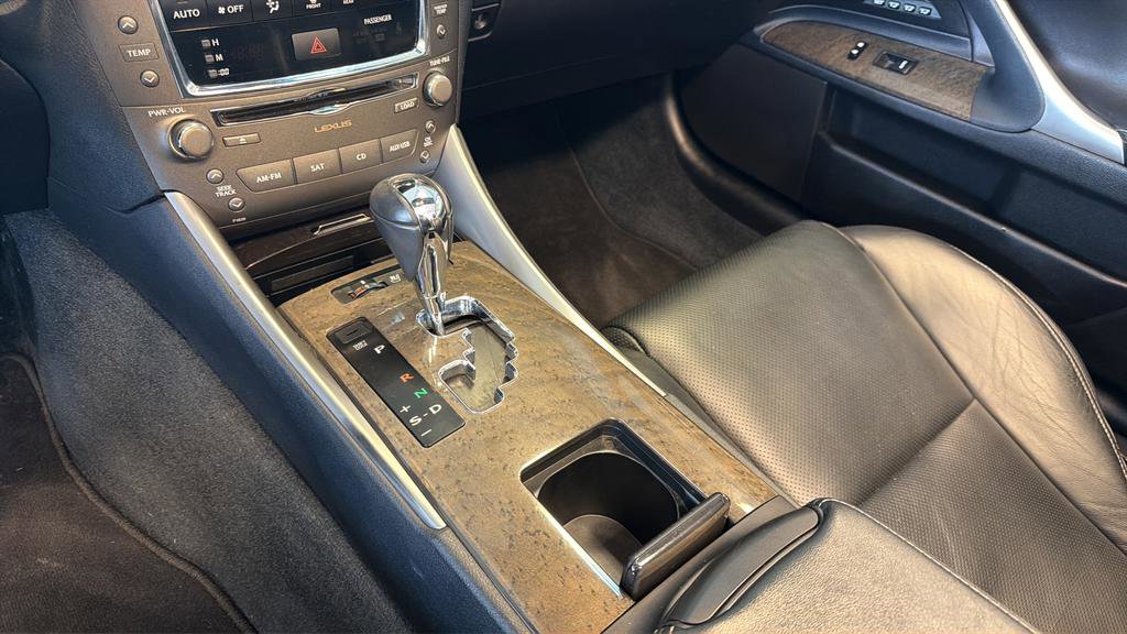 Used 2011 Lexus IS 250C w/ Luxury Pkg image 35