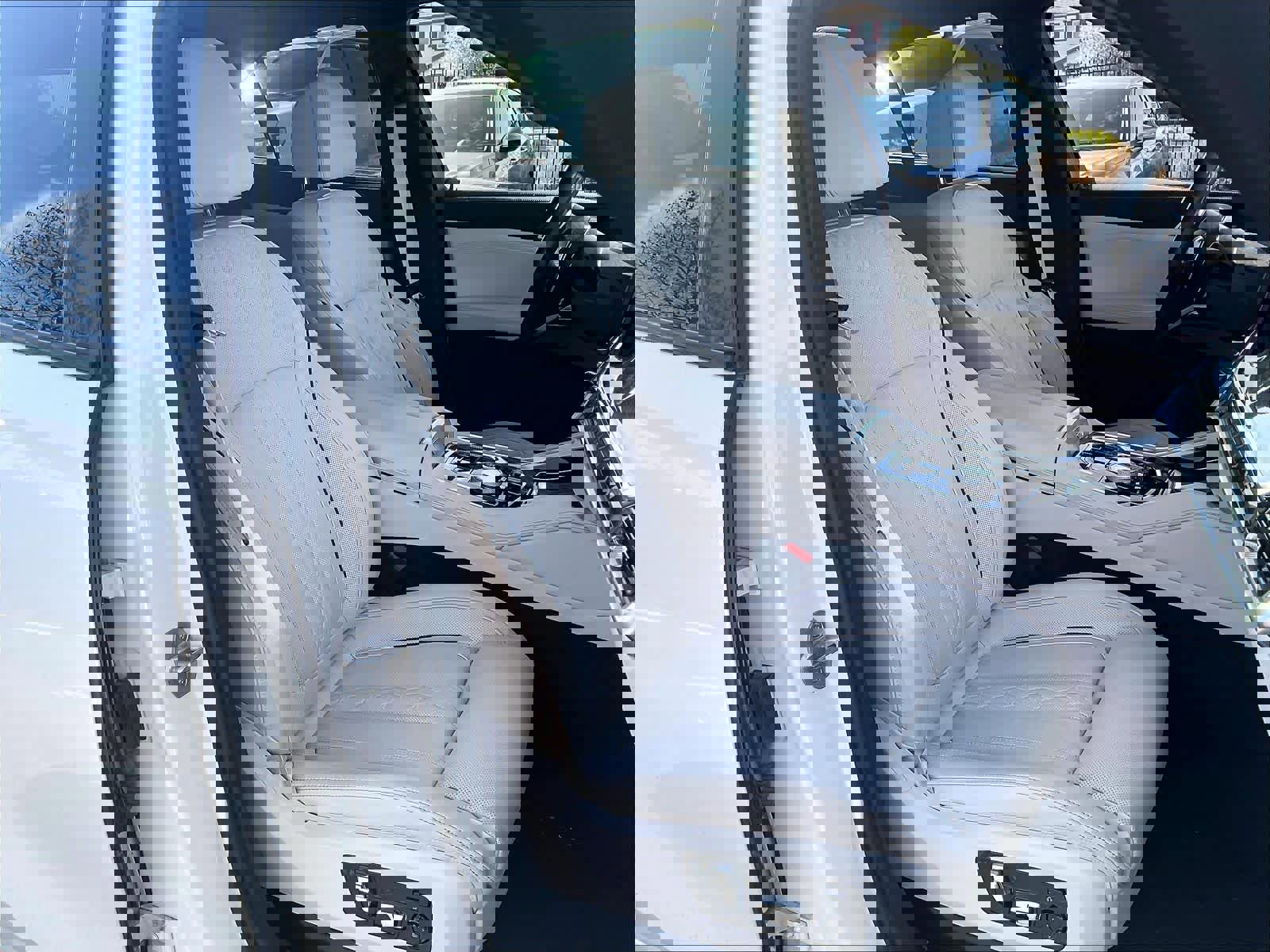 Used 2024 BMW X6 xDrive40i w/ Executive Package image 10