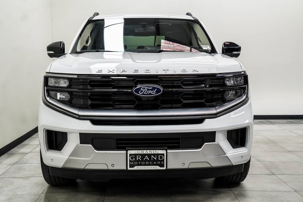 Used 2025 Ford Expedition Platinum image 7
