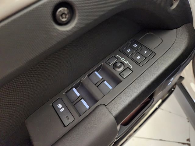 New 2026 Land Rover Defender 110 OCTA image 22