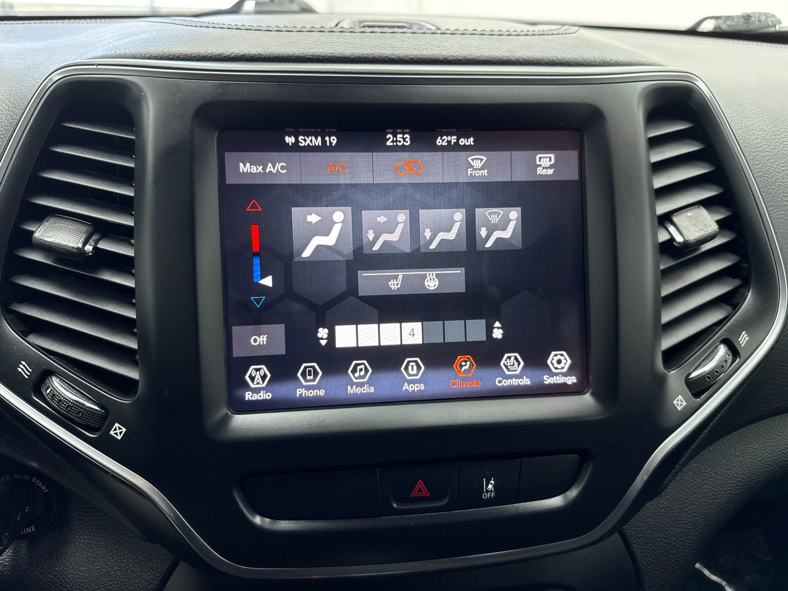 Used 2022 Jeep Cherokee Latitude AWD/4WD image 28