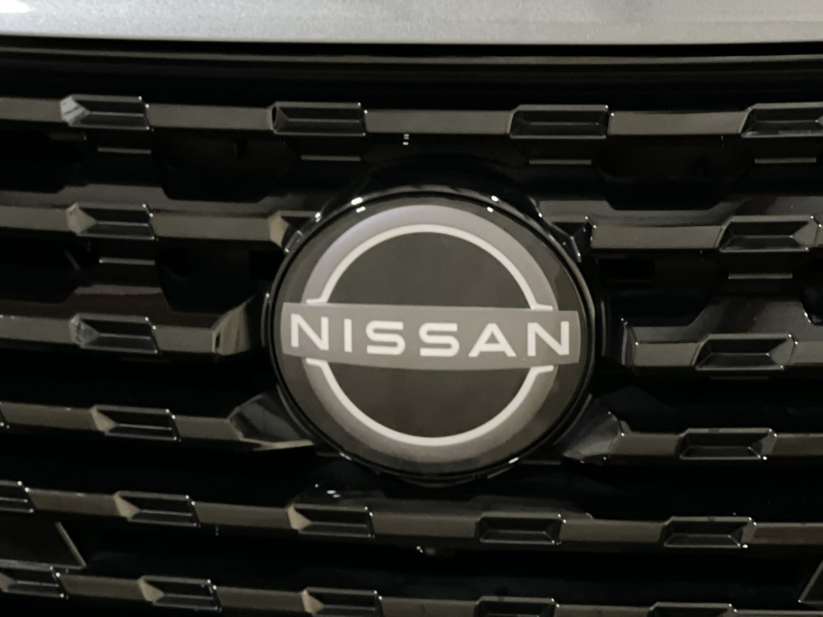 Used 2023 Nissan Kicks SR FWD image 12