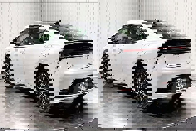 Used 2025 Toyota Prius XLE image 13