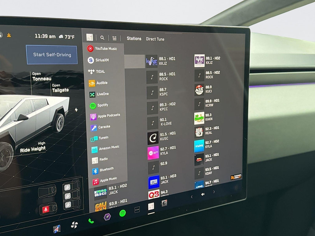 Used 2024 Tesla Cybertruck AWD Crew Cab image 14