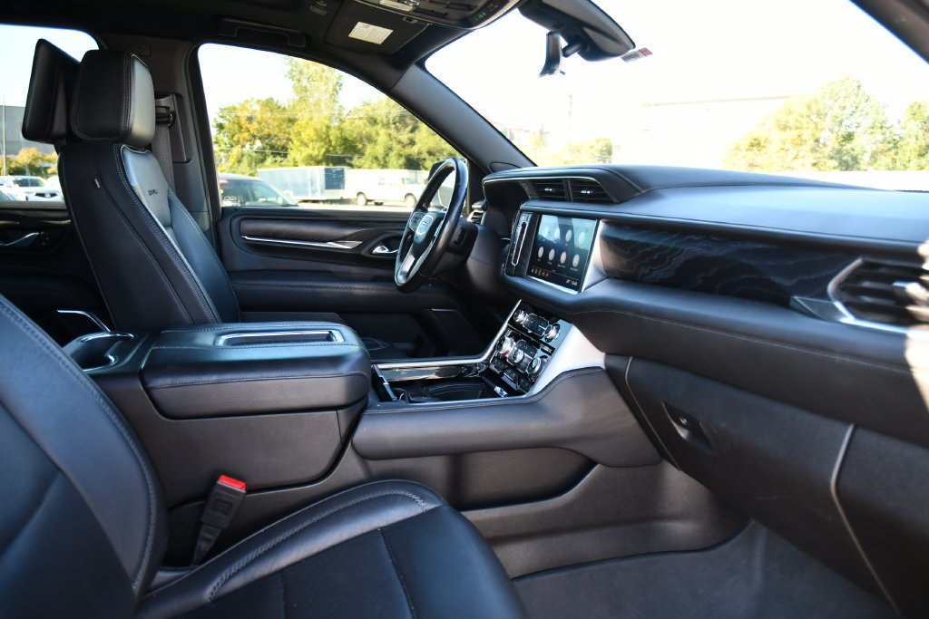 Used 2021 GMC Yukon XL Denali w/ Denali Ultimate Package AWD/4WD image 39
