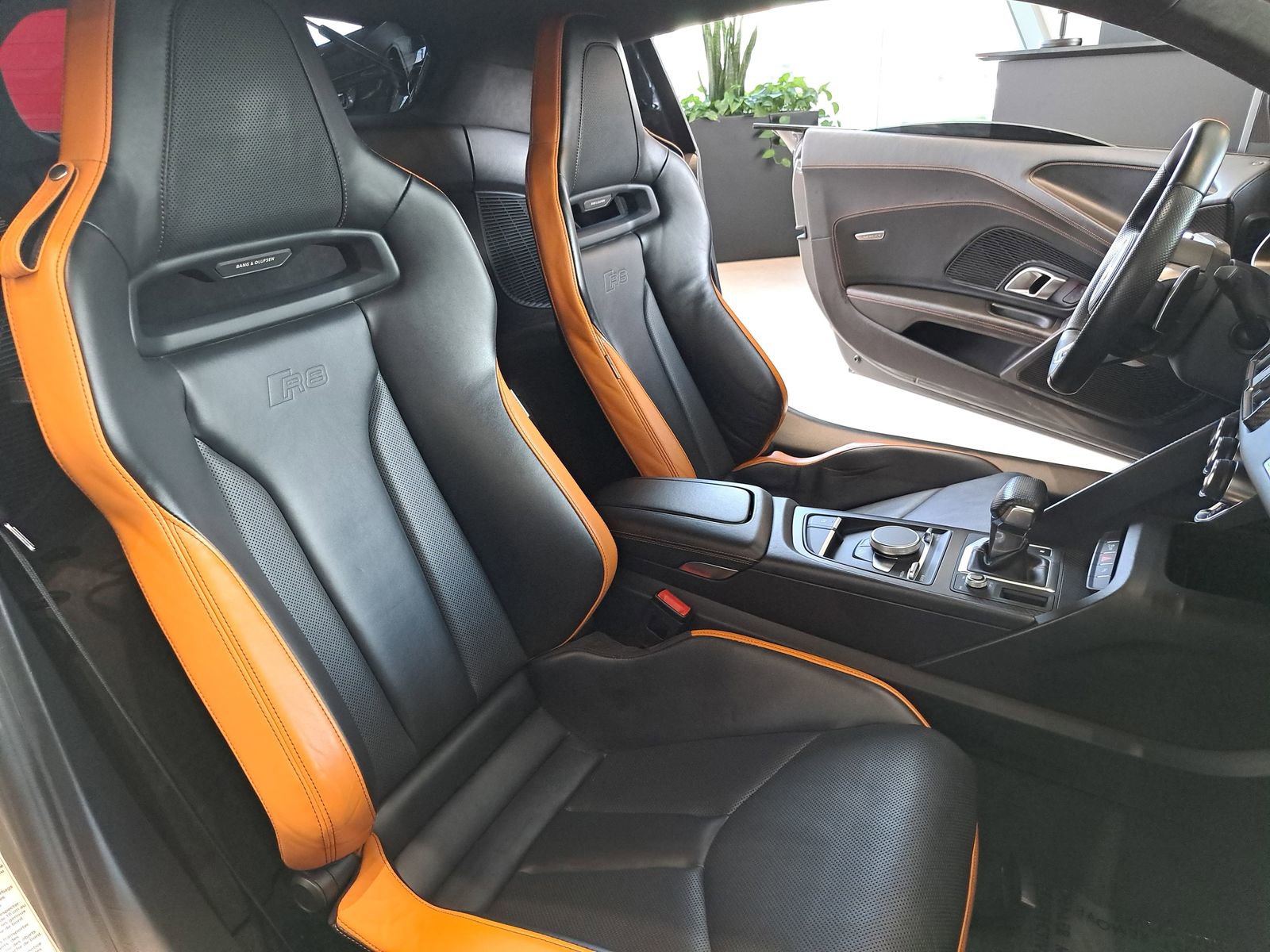 Used 2017 Audi R8 V10 plus w/ Full Leather Package AWD/4WD image 10