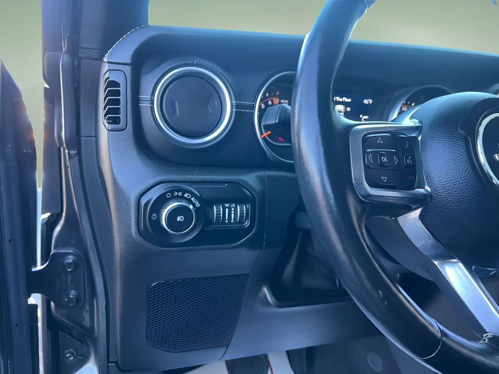 Used 2018 Jeep Wrangler Unlimited Sahara w/ Cold Weather Group image 11