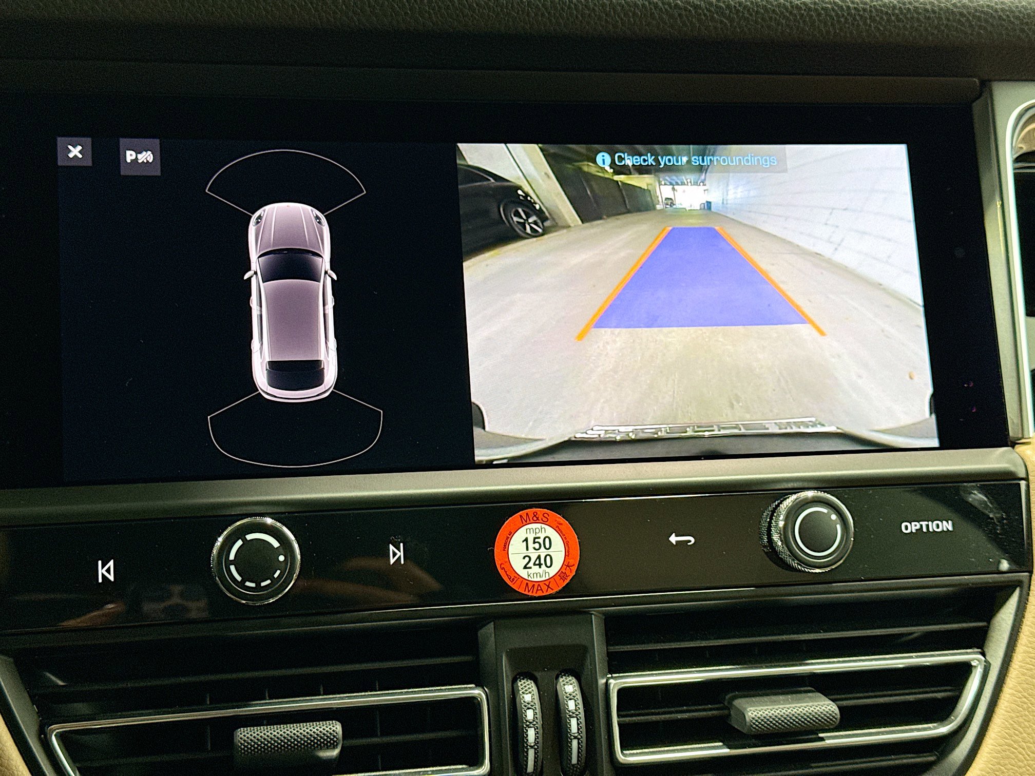 Certified 2026 Porsche Macan AWD/4WD image 32