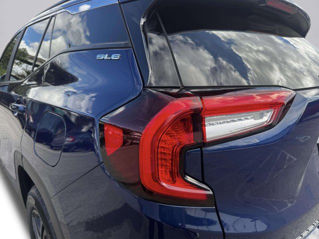 Used 2023 GMC Terrain SLE w/ Driver Convenience Package image 16