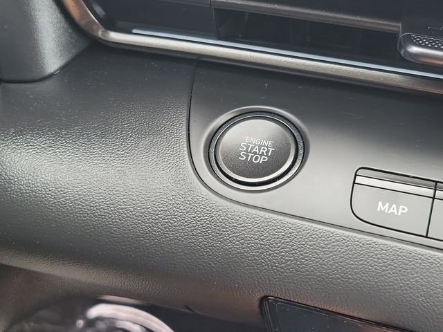 Certified 2025 Hyundai Elantra SEL image 8