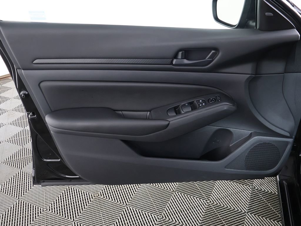 Used 2023 Nissan Altima 2.5 S FWD image 19