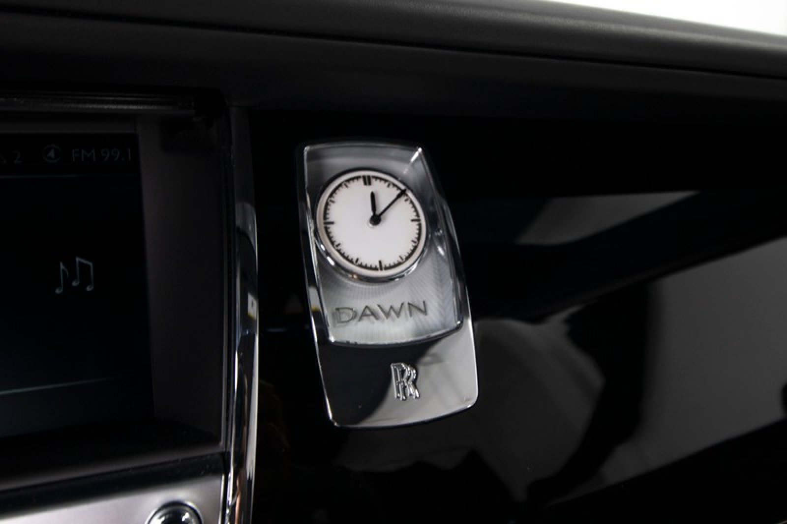 Used 2018 Rolls-Royce Dawn image 31
