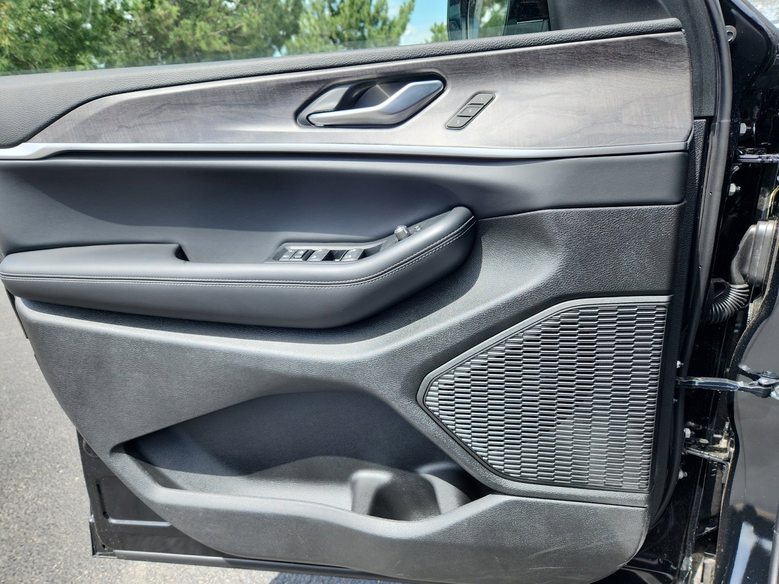 New 2025 Jeep Grand Cherokee Limited w/ Luxury Tech Group II image 13