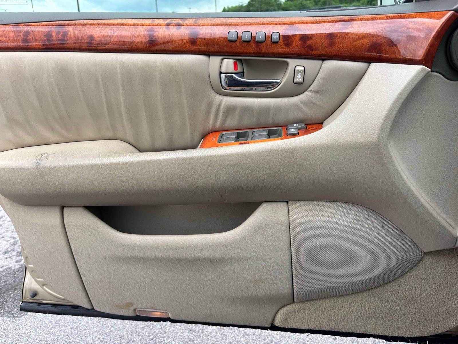 Used 2003 Lexus LS 430 RWD image 10