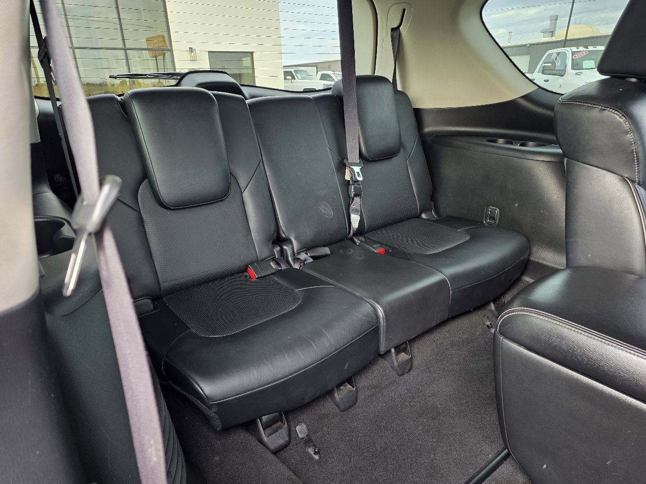 Used 2017 INFINITI QX80 4WD w/ Driver Assistance Package image 17