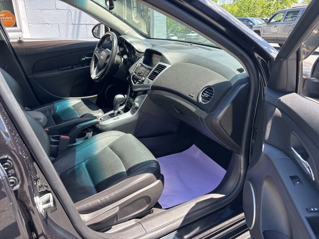 Used 2015 Chevrolet Cruze LTZ w/ Sun, Sound and Sport Package FWD image 8
