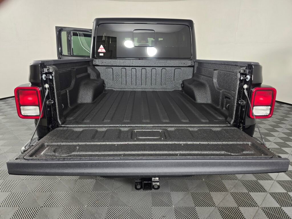 New 2026 Jeep Gladiator Sport image 13