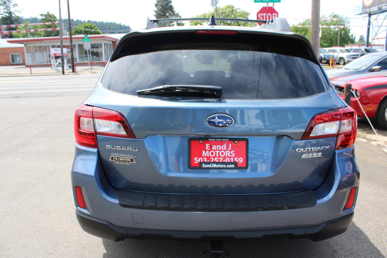 Used 2016 Subaru Outback 2.5i Limited AWD/4WD image 5