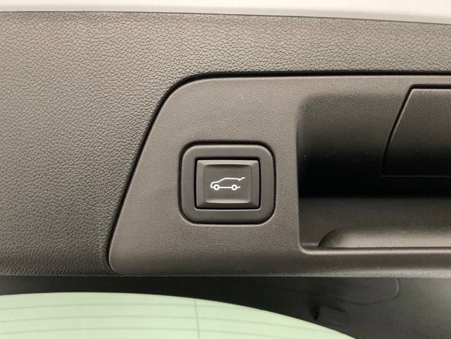 Used 2023 Buick Envision Essence w/ Sport Touring Package FWD image 30