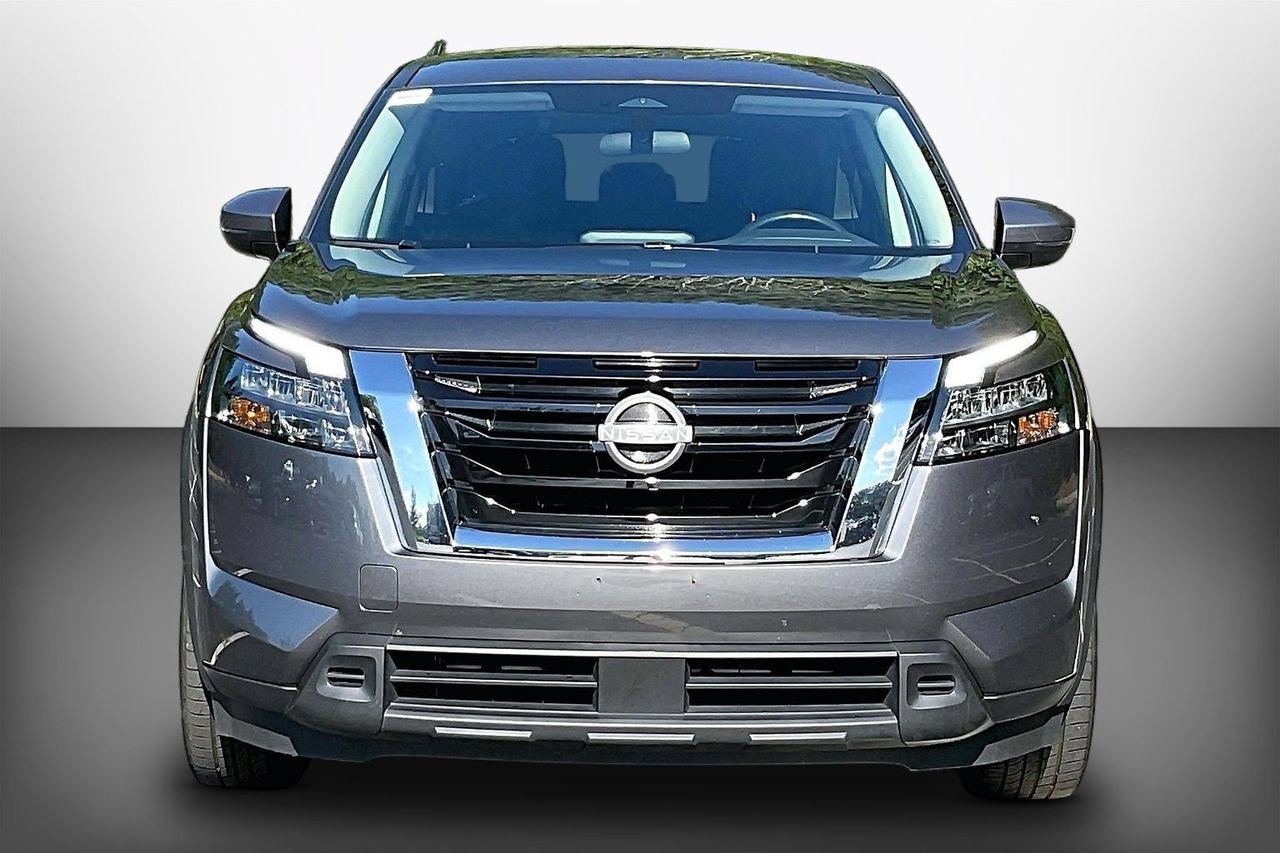 Used 2025 Nissan Pathfinder SV AWD/4WD image 3