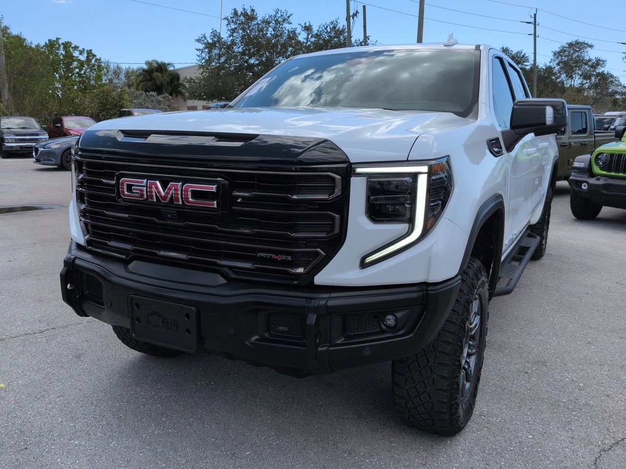 Used 2024 GMC Sierra 1500 AT4X AWD/4WD image 9