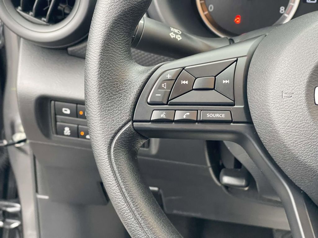 Used 2025 Nissan Kicks Play S image 22