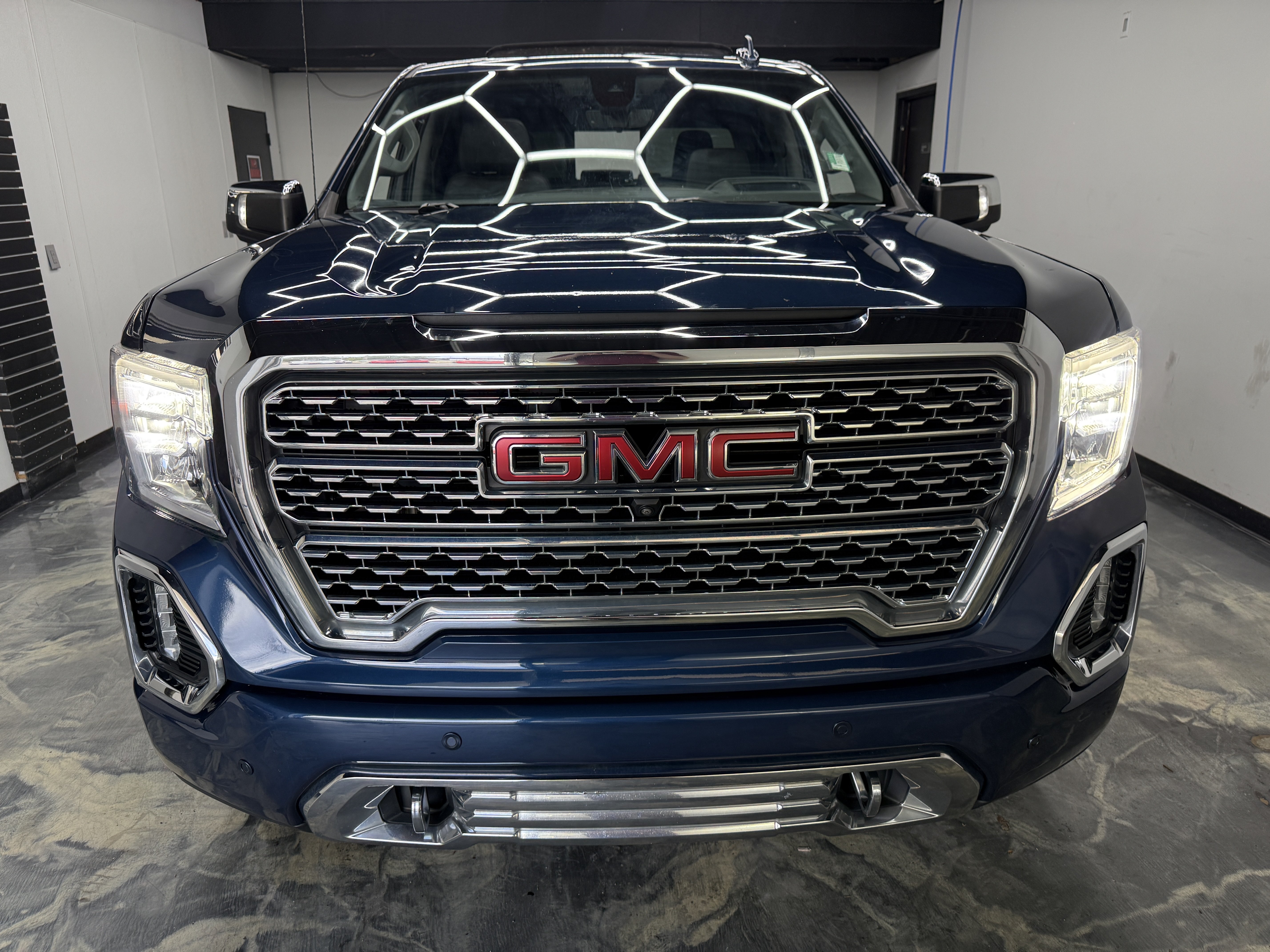 Used 2019 GMC Sierra 1500 Denali w/ Denali Ultimate Package AWD/4WD image 7