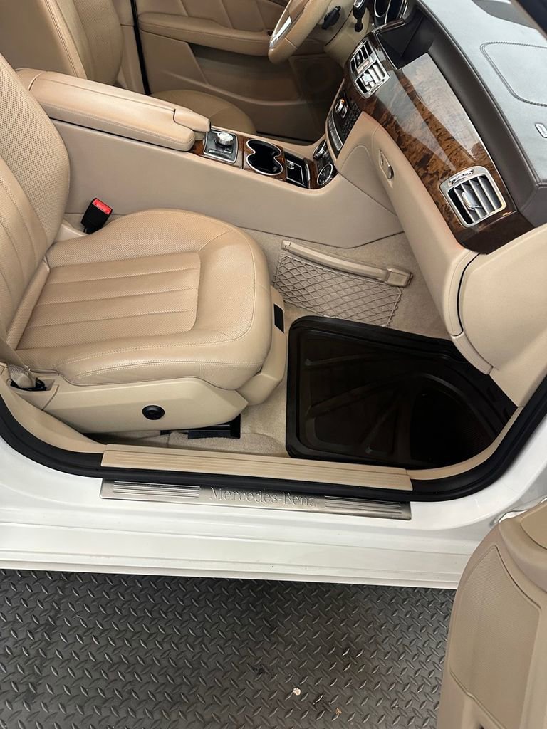 Used 2012 Mercedes-Benz CLS 550 4MATIC image 36