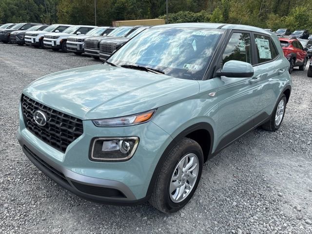 New 2025 Hyundai Venue SE