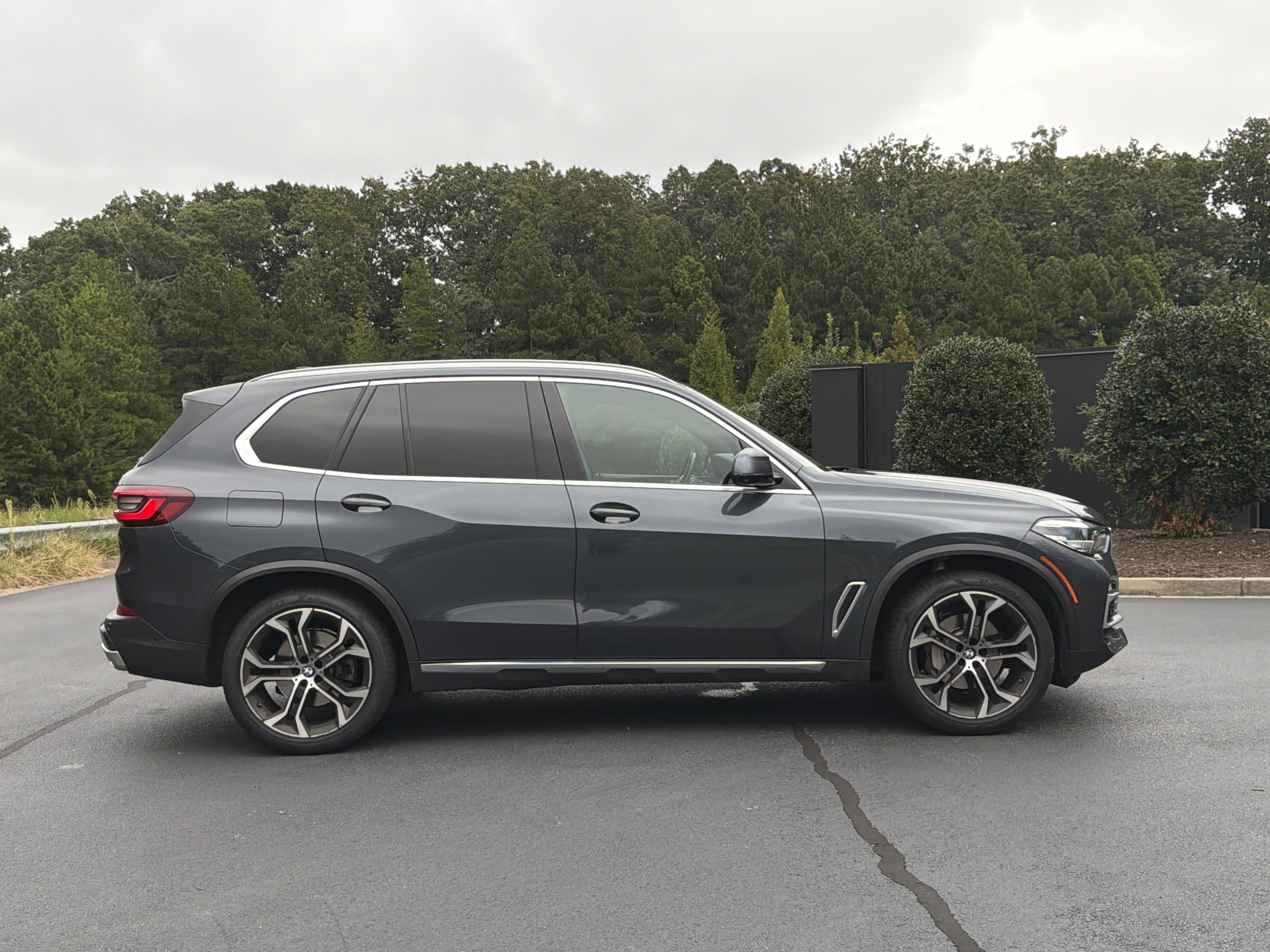 Used 2021 BMW X5 sDrive40i w/ Premium Package RWD image 5