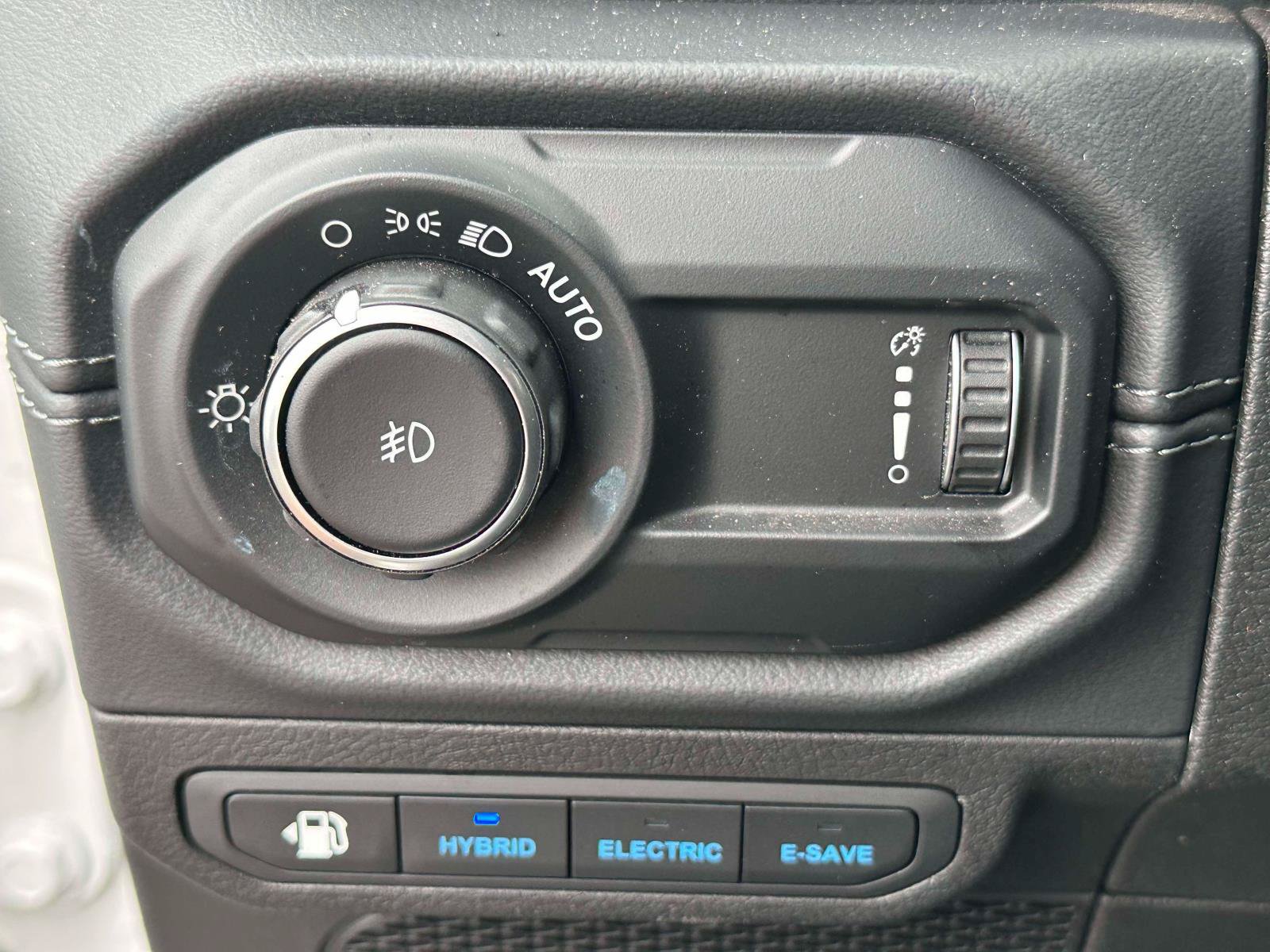 Used 2024 Jeep Wrangler High Altitude AWD/4WD image 19